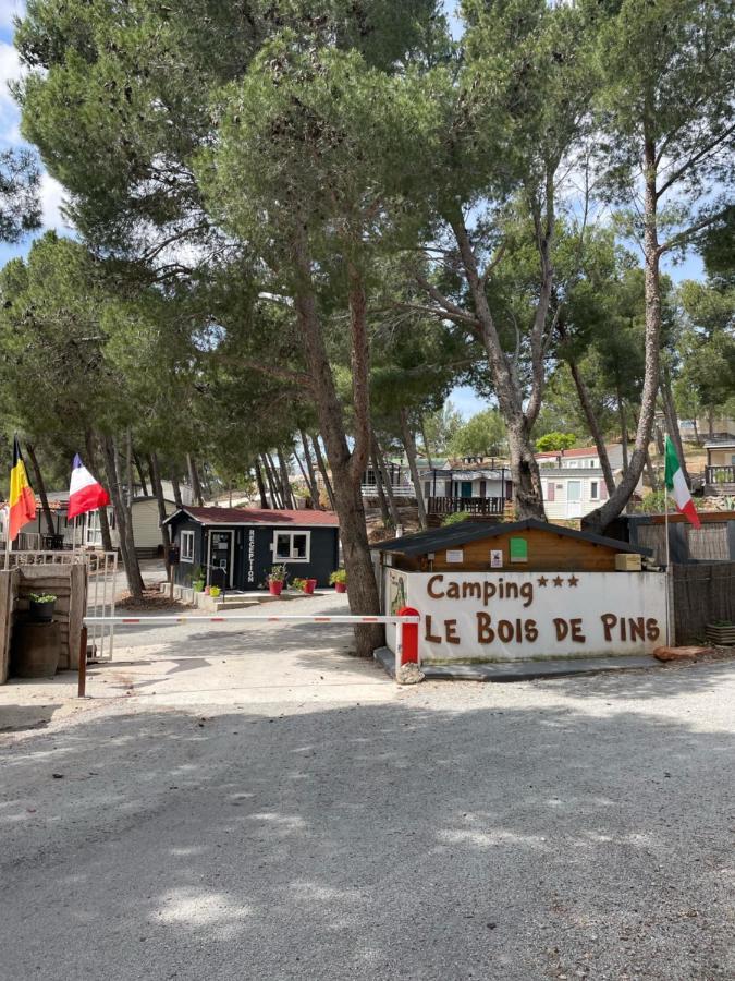 Camping Le Bois De Pins Салс-льо-Шато Екстериор снимка