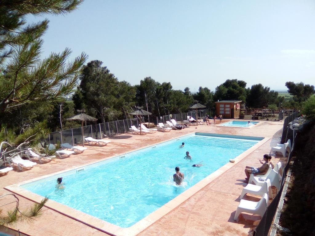 Camping Le Bois De Pins Салс-льо-Шато Екстериор снимка