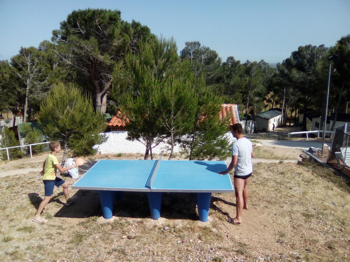 Camping Le Bois De Pins Салс-льо-Шато Екстериор снимка