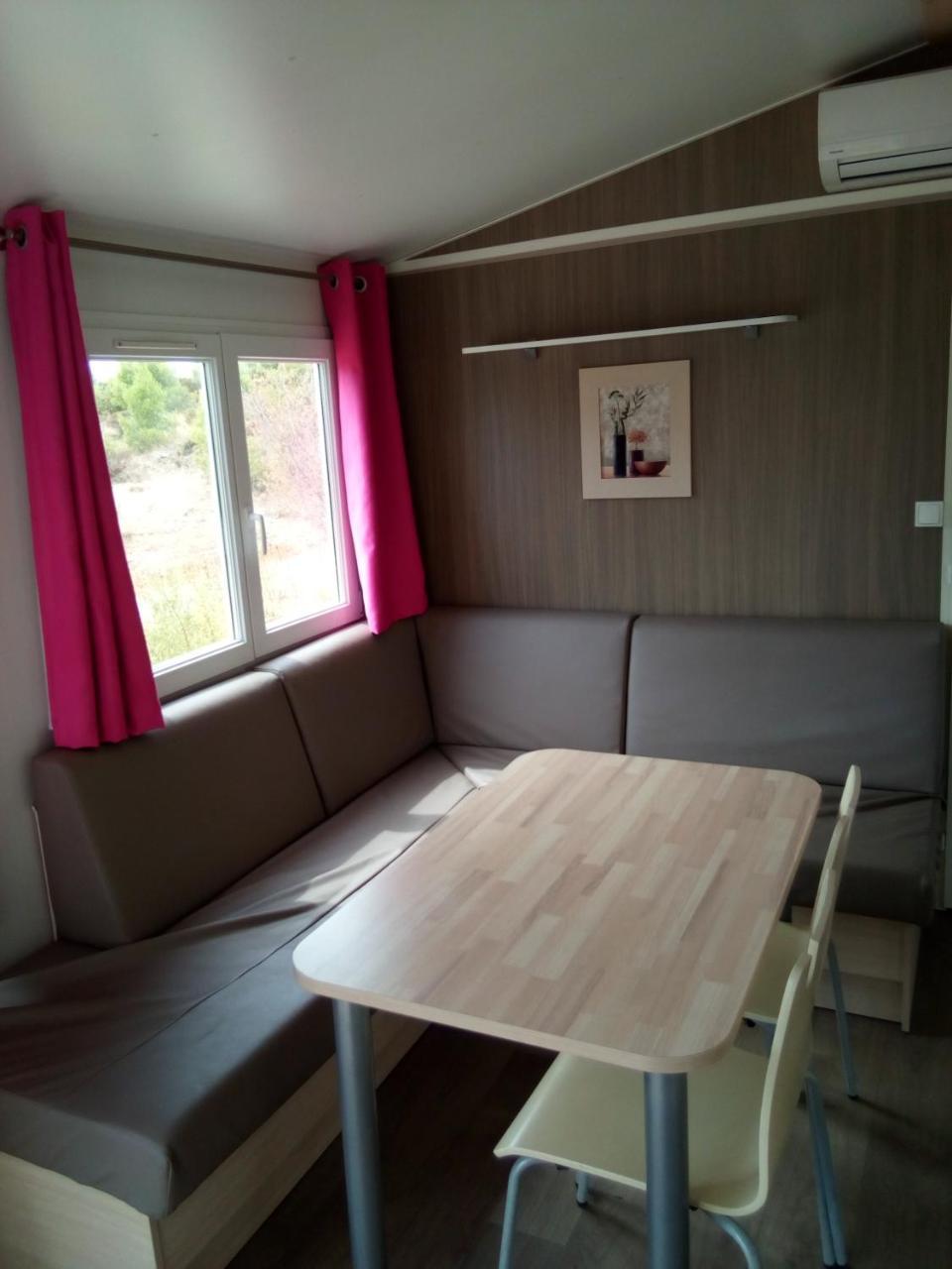 Camping Le Bois De Pins Салс-льо-Шато Екстериор снимка